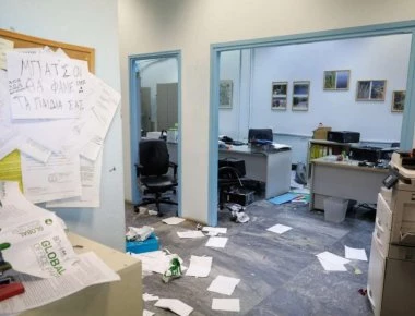 Φωτό: Εφοδος της ΕΛ.ΑΣ στο ΑΠΘ - Οι φοιτητές έκαναν μάθημα μέσα σε «κέντρο» διακίνησης όπλων & ναρκωτικών